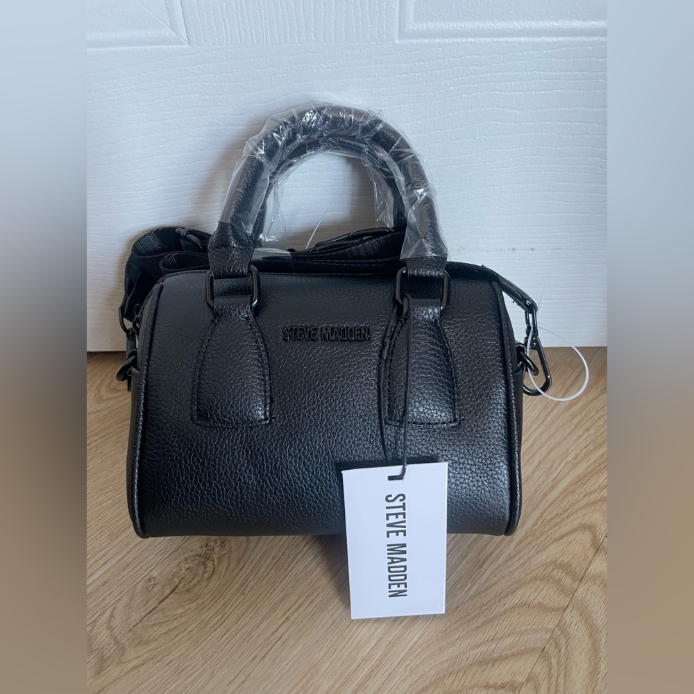 Steve Madden Black Mini Barrel Bag NWT Crossbody Wallet - Picture 4 of 15